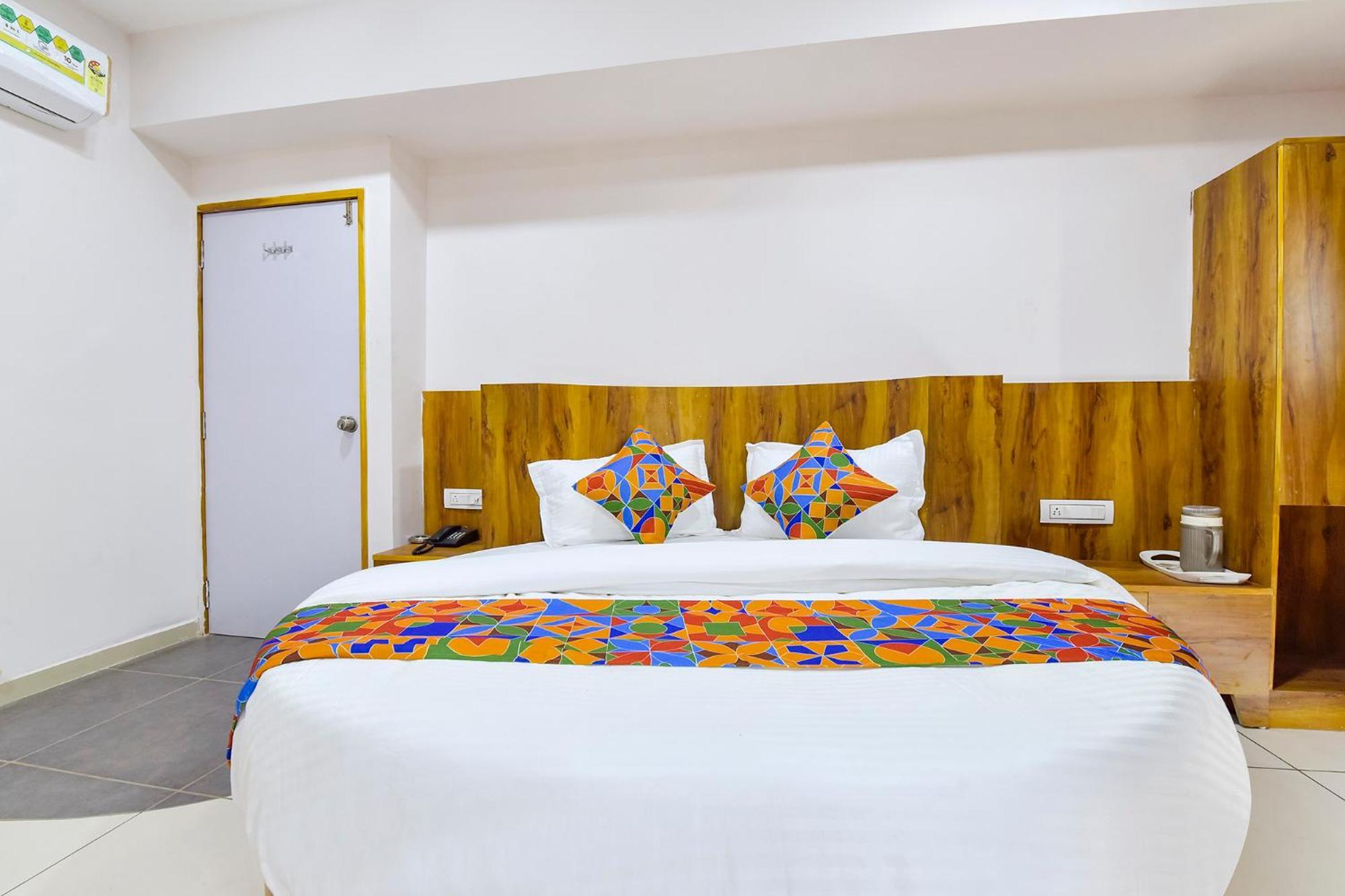 Fabhotel Star Ахмедабад Экстерьер фото