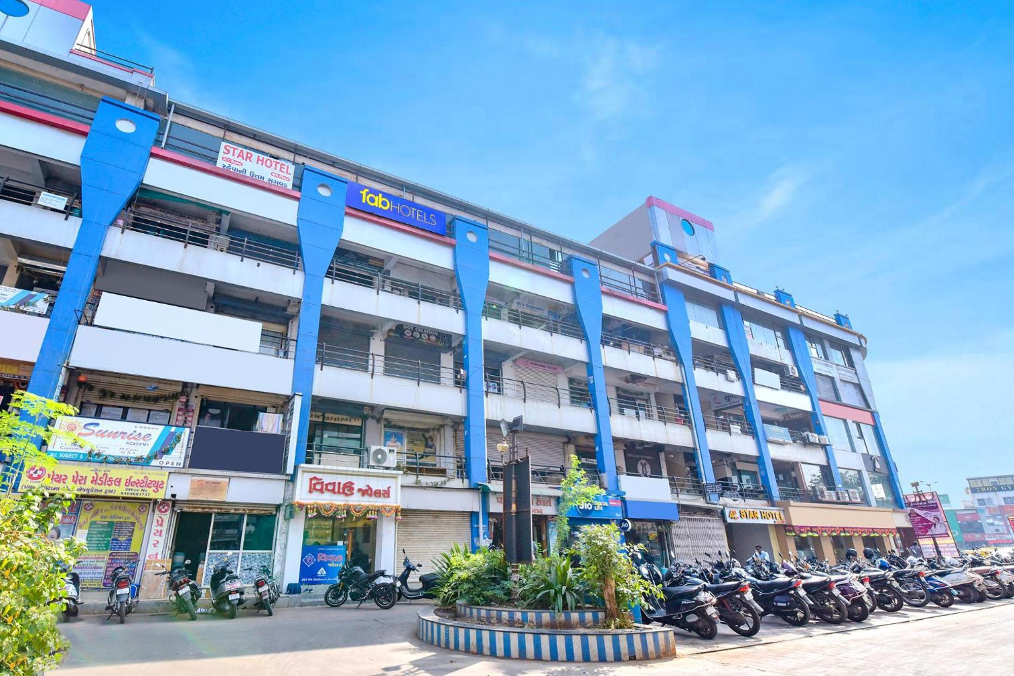 Fabhotel Star Ахмедабад Экстерьер фото