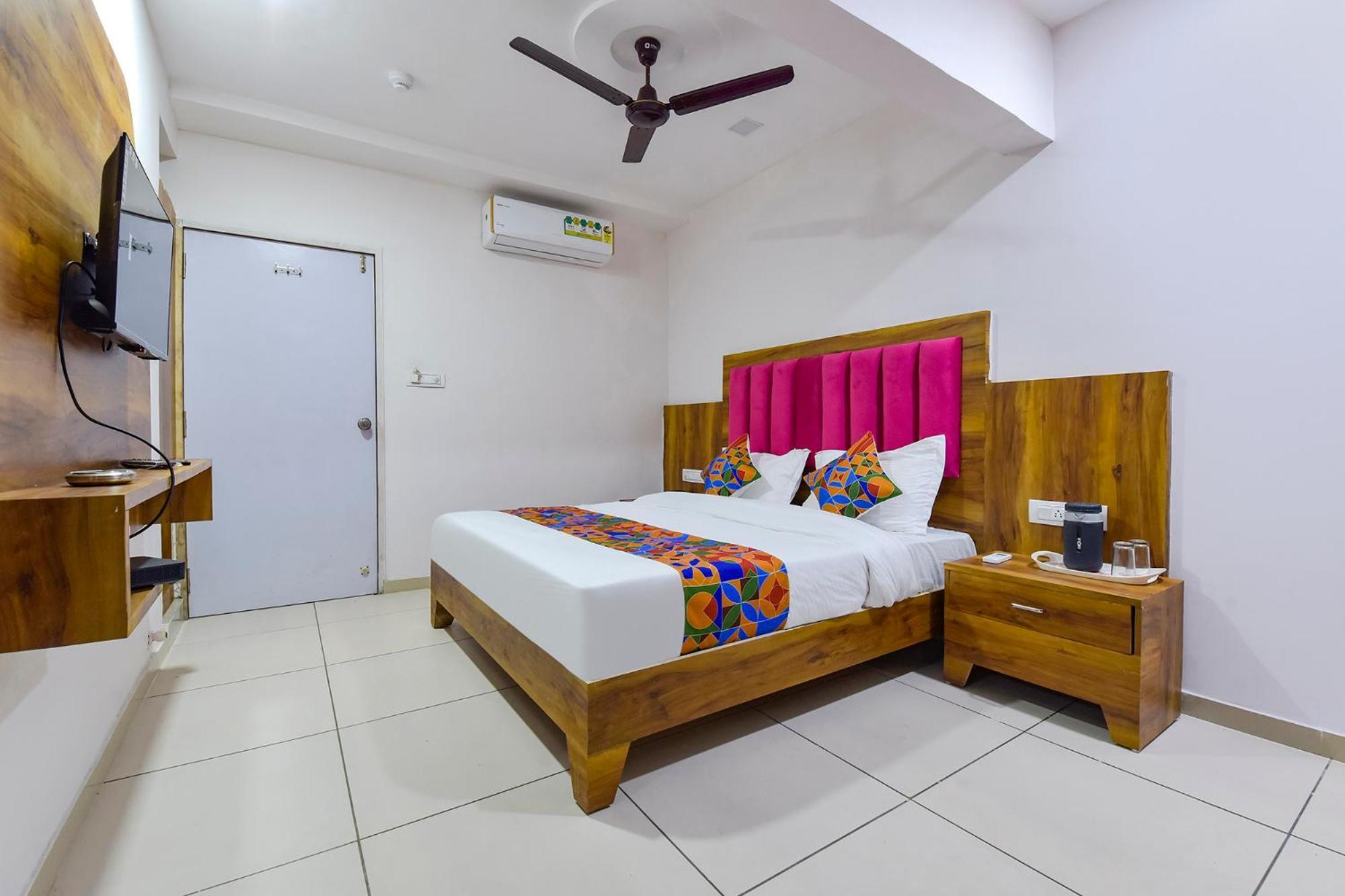 Fabhotel Star Ахмедабад Экстерьер фото